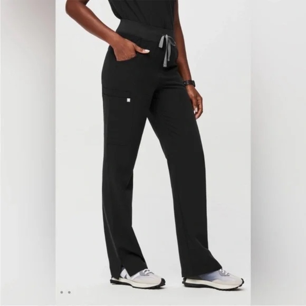 Figs Kade Cargo Scrub Pants